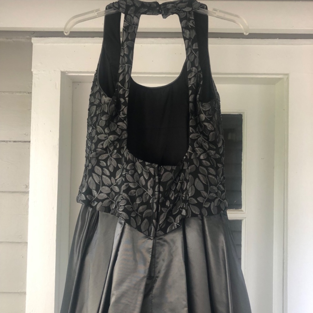 Formal Dress - Picture 2 of 6